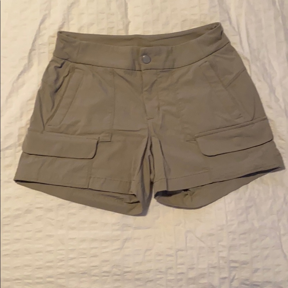 Athleta Trekkie shorts 2 khaki